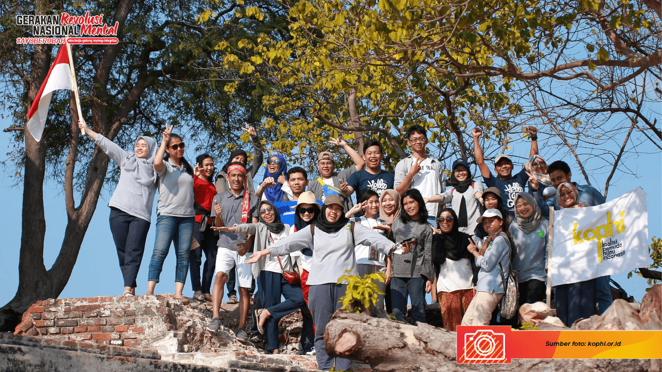 Koalisi Pemuda Hijau Indonesia (KOPHI) sebagai komunitas yang bergerak di bidang penyelamatan dan kelestarian lingkungan